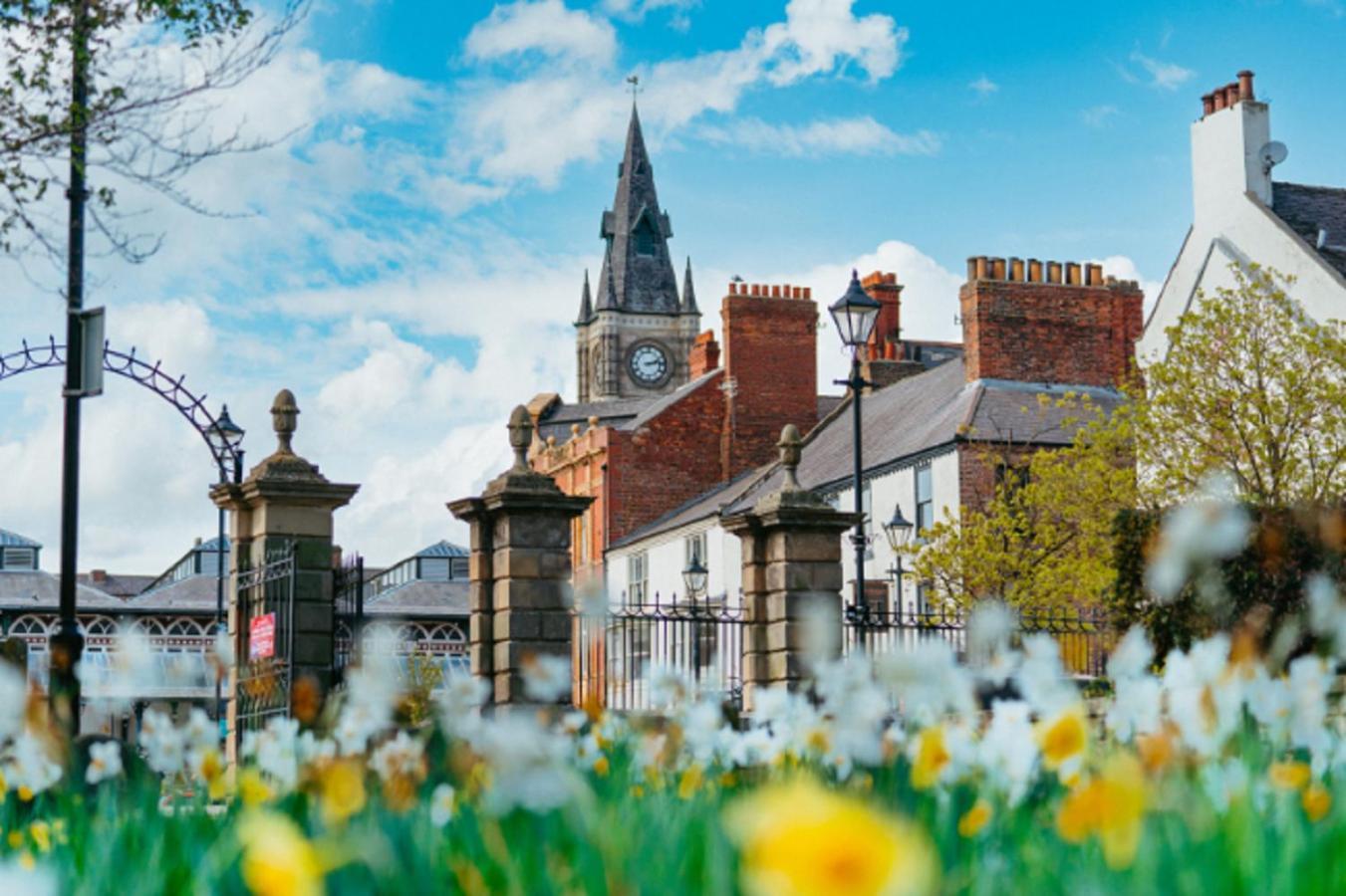 Apartment 5 - Two Bedroom Luxury Apartment Close To Town, Mainline Rail & Theatre Stylish And Comfortable Darlington  Extérieur photo